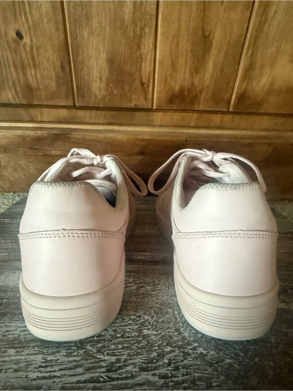 K SWISS COURT PINK TENNIS SHOES